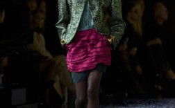 YSL 2025春夏女装如何颠覆传统？