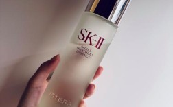 女生护肤品怎么选？有哪些必备款？