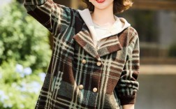 中年格子毛呢外套，选款显瘦还是显气质？