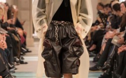 2025秋冬女装系列主打什么风格？