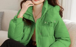 短款羽绒服怎么搭显瘦？