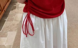 红色短袖女装怎么搭更出彩？