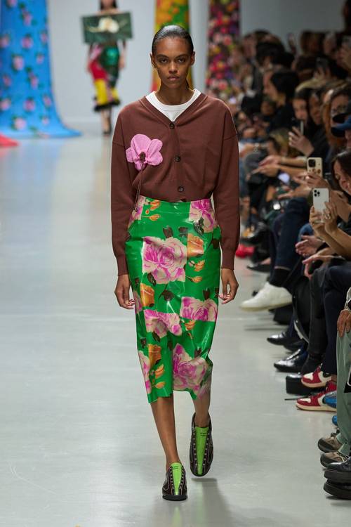 Del Pozo 2025春夏女装如何演绎新浪漫美学？-图2