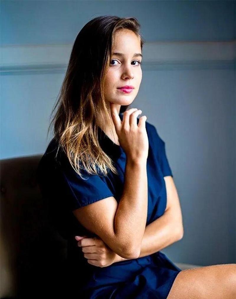 美队为何突然穿女装?造型背后的故事是?-图2 美队为何突然穿女装?造型背后的故事是?-图2