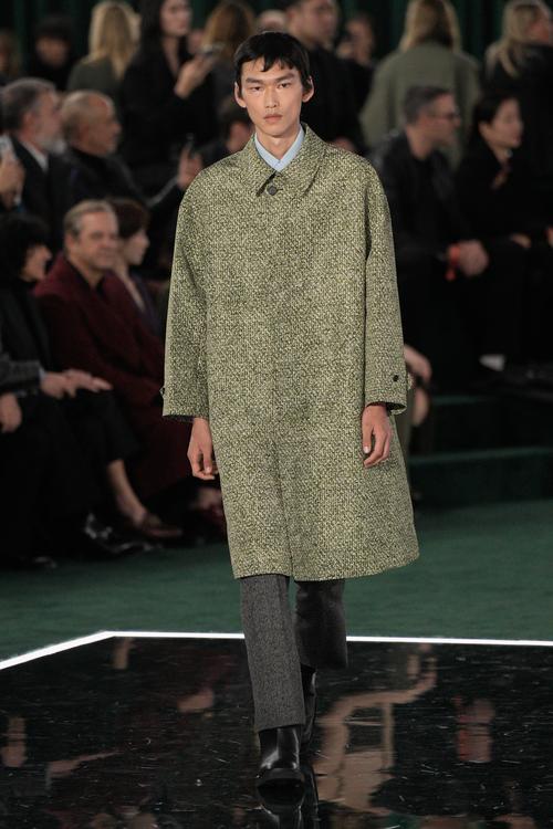 Gucci 2025秋冬女装如何演绎先锋美学?-图3 Gucci 2025秋冬女装如何演绎先锋美学?-图3