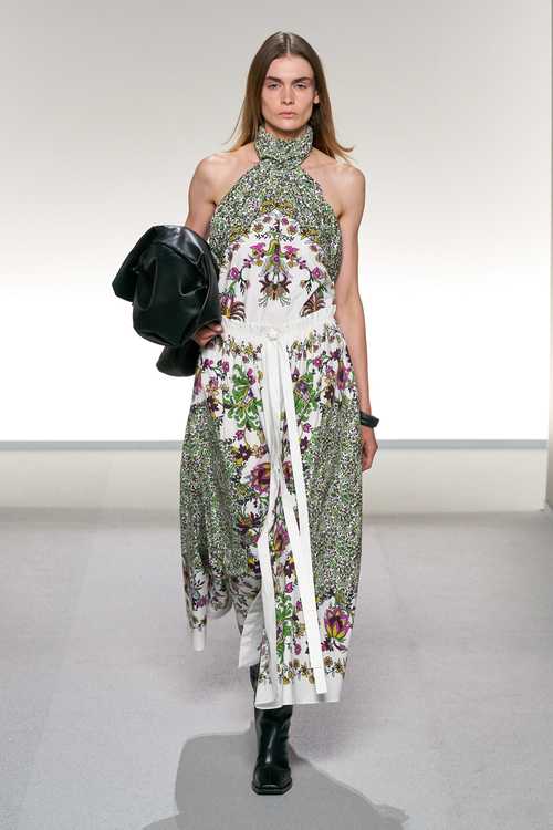 纪梵希女装，经典与摩幻如何交融？-图3