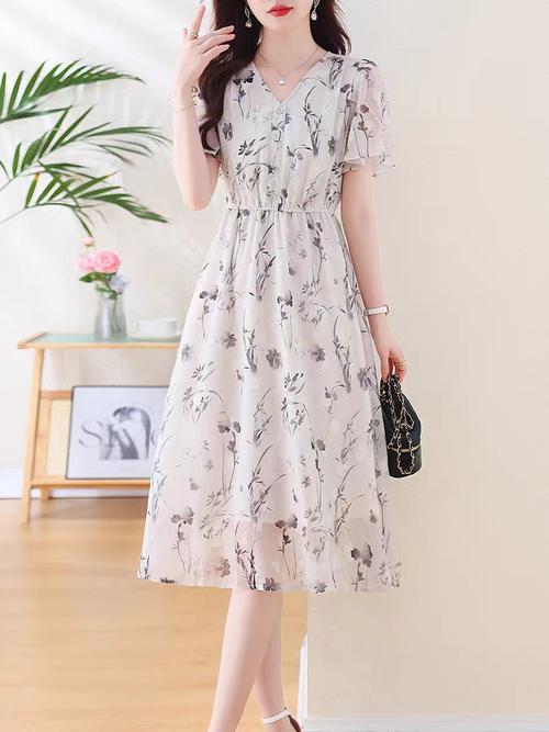 2025夏装女装趋势，流行色与设计有何新变化？-图3