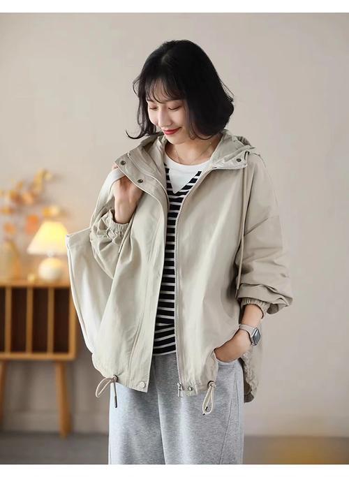 今年秋日最火外套，哪种款式才是真流行？-图3