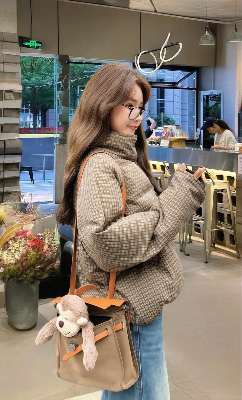 休闲时尚冬女装搭配图片-图3