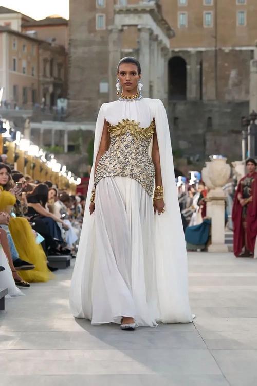 班纳班纳女装2025款有何设计新突破？-图3