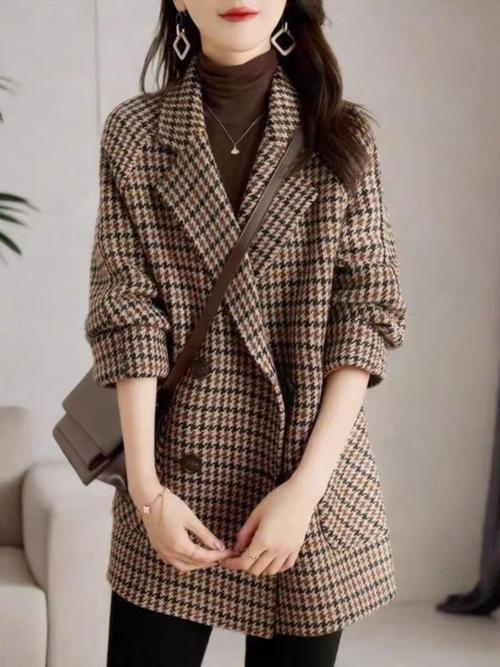 韩版秋冬女装外套选款有哪些秘诀？-图2