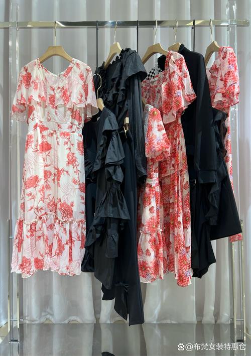 什么牌子女装最时尚？-图2
