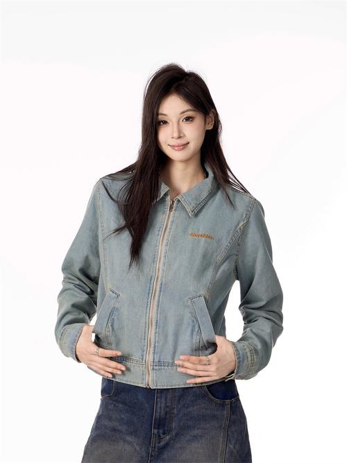 2025新款女装牛仔服，设计亮点有哪些？-图2