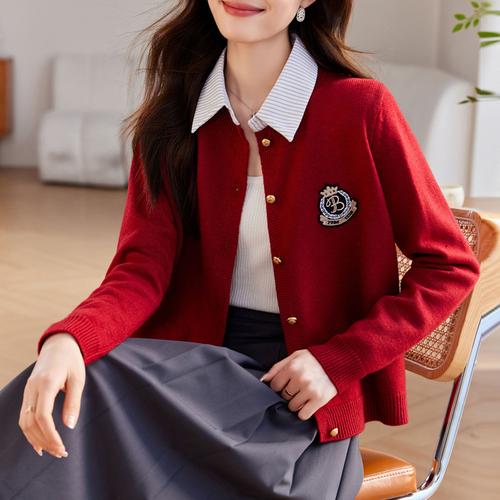 25岁红色女装新款外套，适合什么风格？-图2