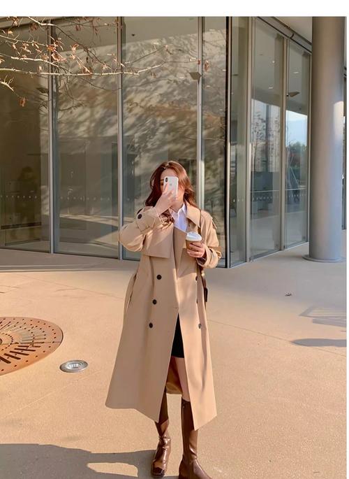 英伦风秋冬女装搭配图片-图2