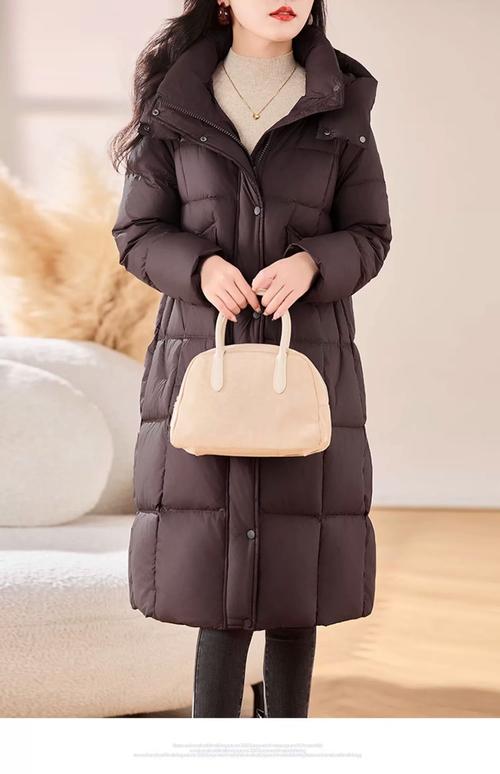 2025冬款女装批发，选款与趋势如何把握？-图2