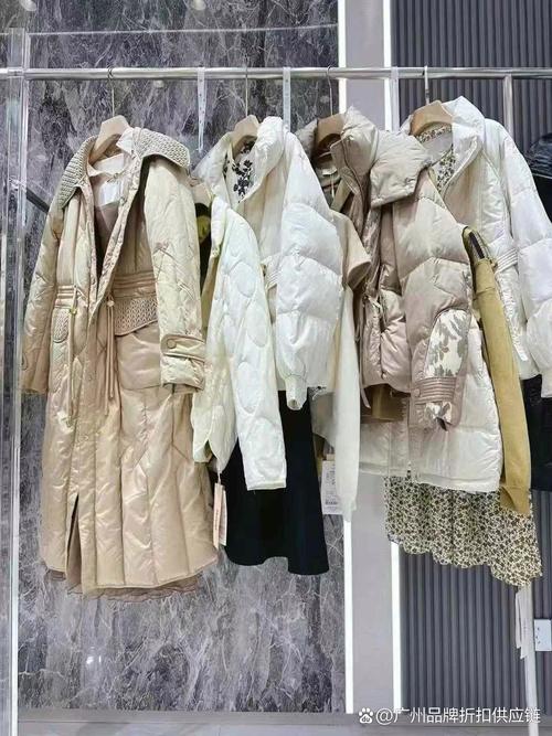 女装牌子的图片,有哪些值得欣赏的设计?-图3 女装牌子的图片,有哪些值得欣赏的设计?-图3