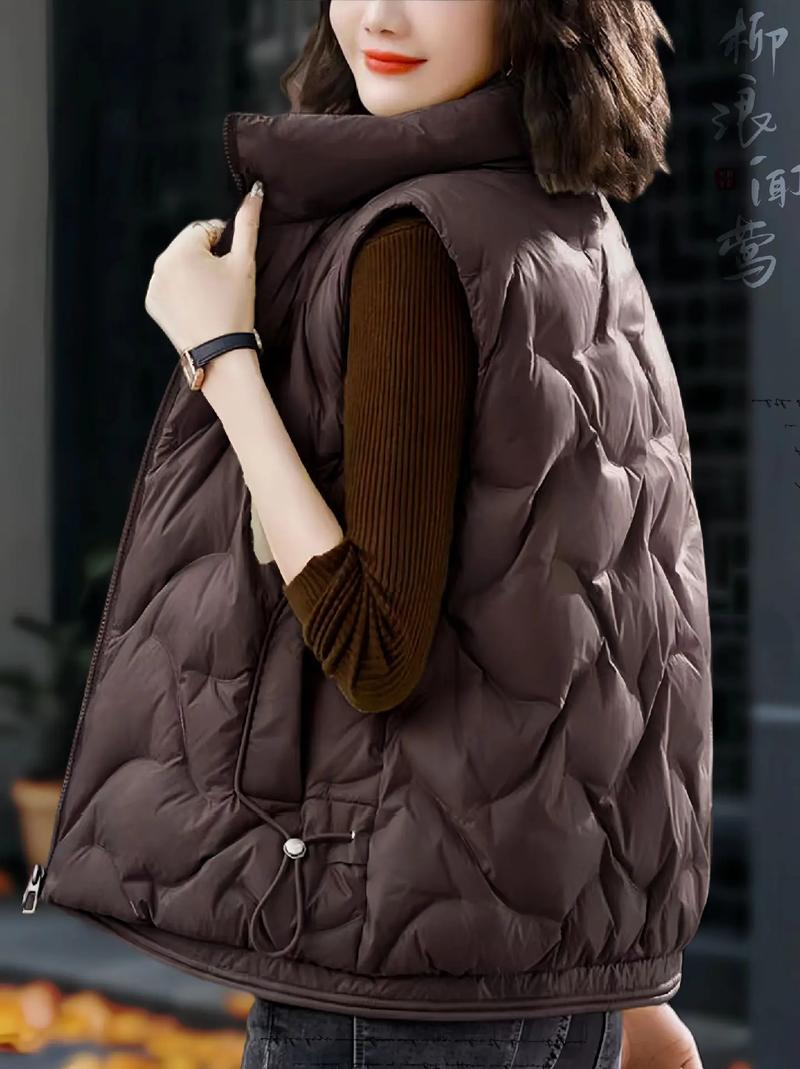 羽绒马甲百搭？秋冬这样搭更出彩！-图1