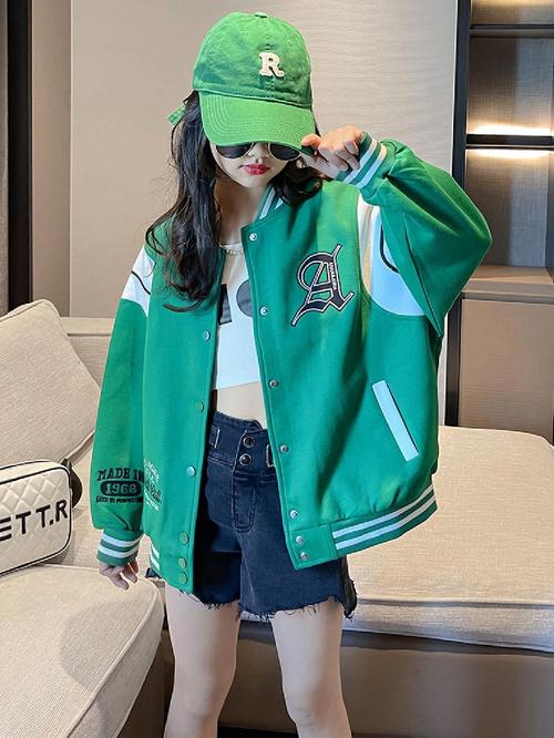 棒球服外套怎么搭才好看？-图3