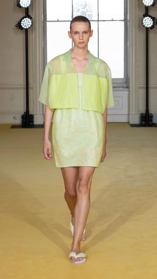 2025流行元素女装0-图2