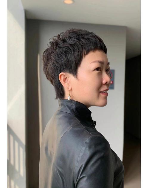 短发如何选气质女装?-图2 短发如何选气质女装?-图2