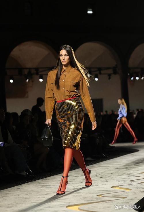 范思哲2025女装图片-图2