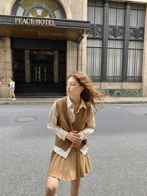 英伦风女装条纹如何搭配才好看？-图1