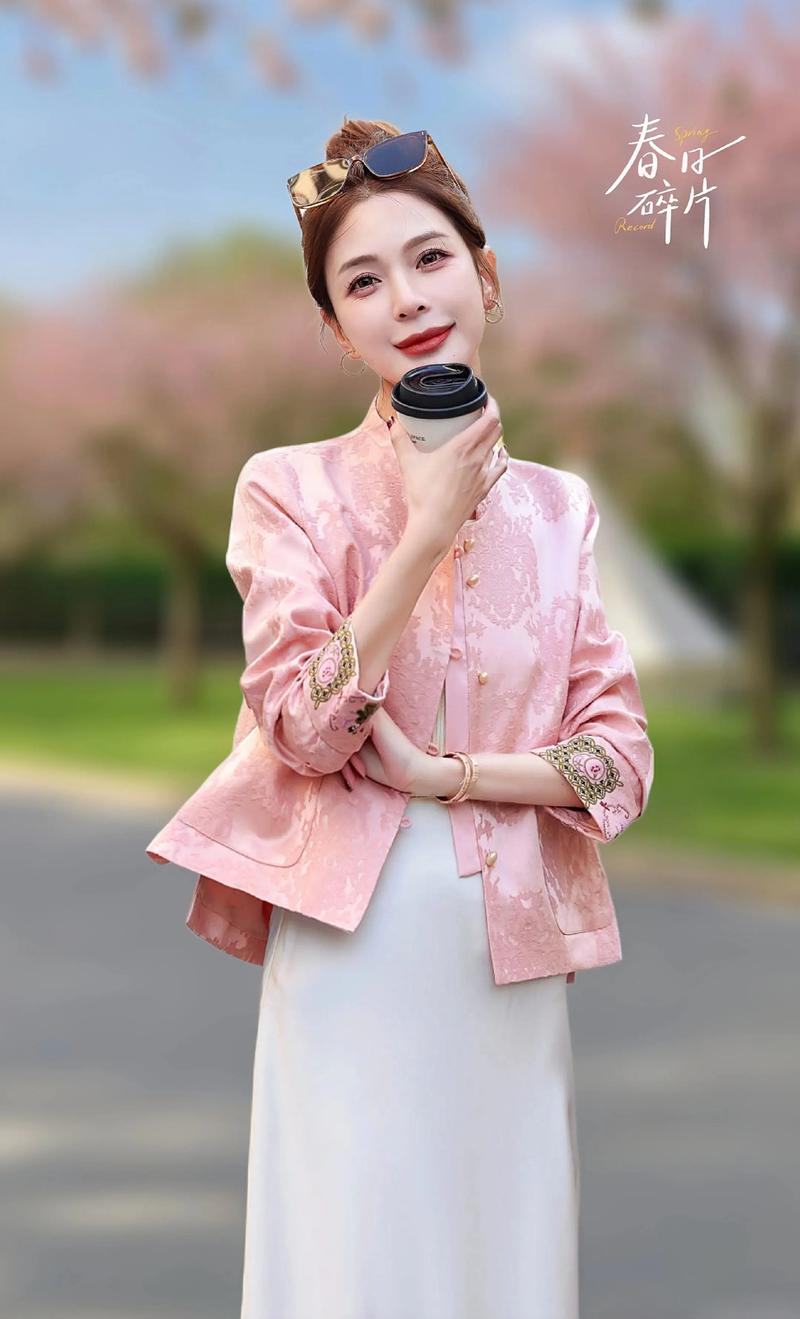 2025年春天女装外套-图1