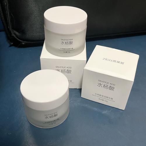 脸上缺水用什么护肤品好-图1