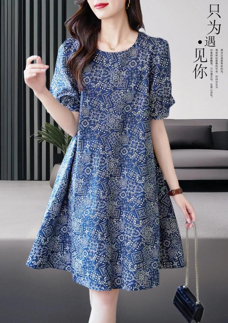 女装裙子连衣裙品牌，选款怎么挑？-图1