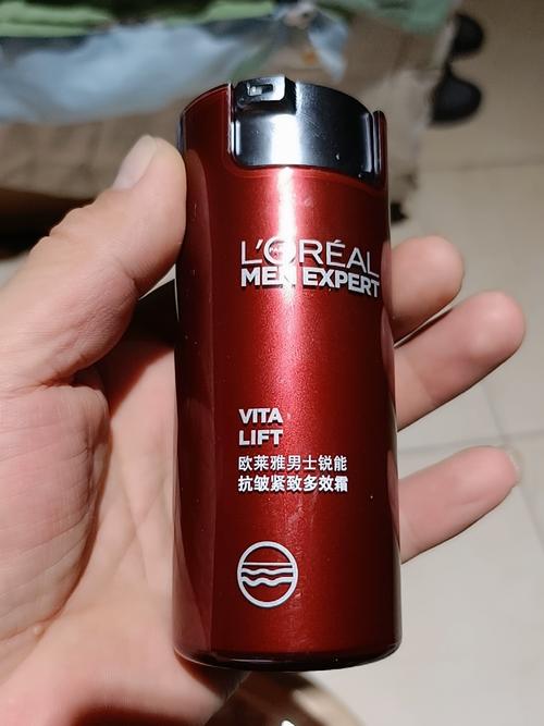 40岁男性选护肤品，该注重哪些核心功效？-图1