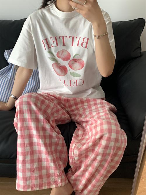 韩国女装桃子T恤短袖，甜美风怎么搭才出彩？-图1