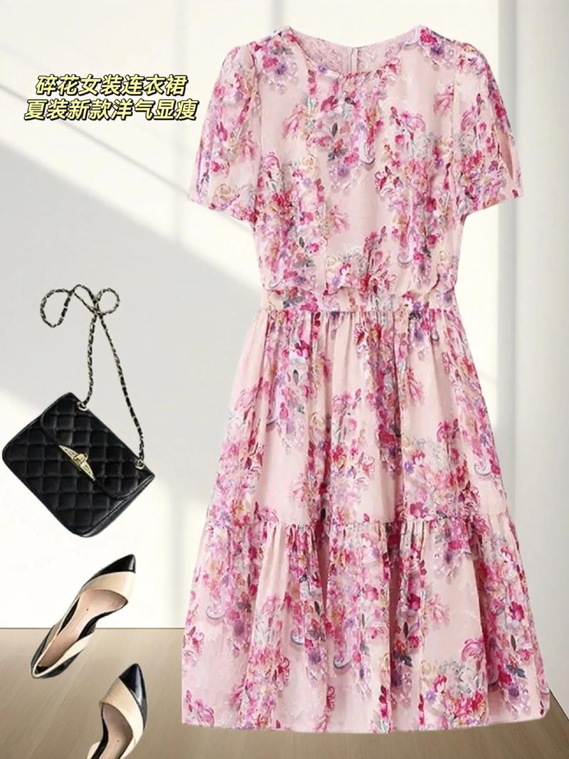 高档夏装连衣裙，如何选对款式与档次？-图1