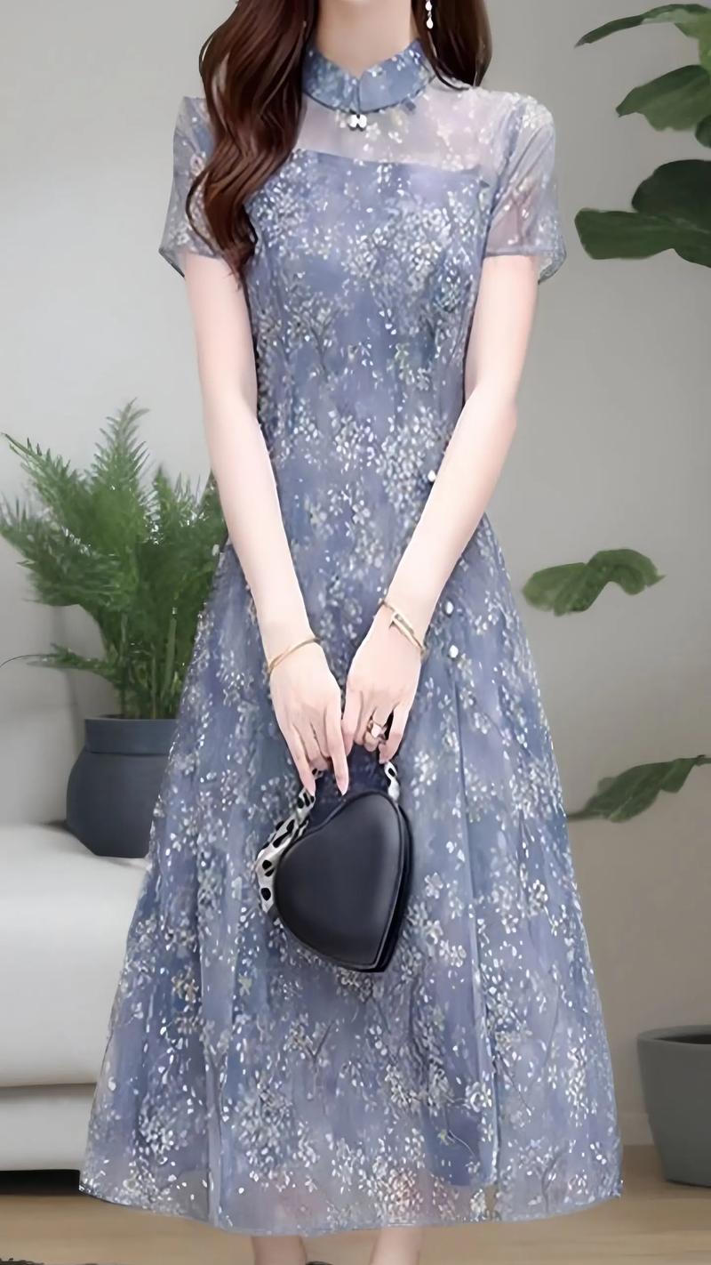 高档夏装连衣裙，如何选对款式与档次？-图2