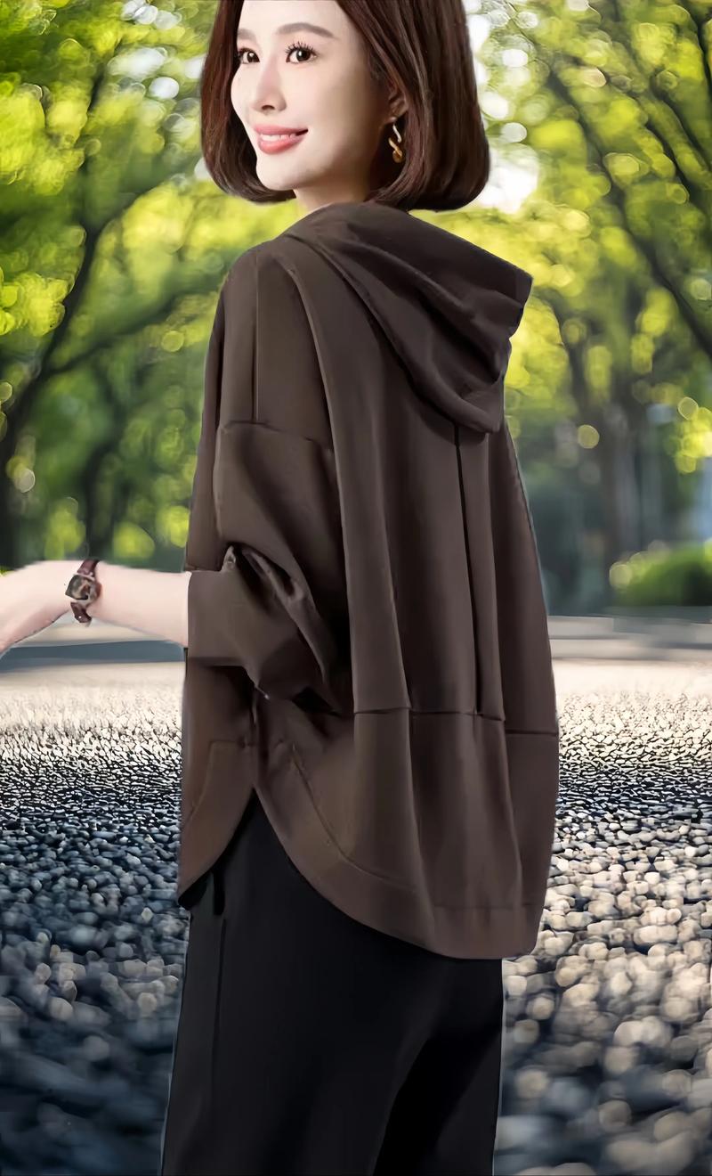 2025秋女装新款,休闲风如何演绎秋日新意?-图1 2025秋女装新款,休闲风如何演绎秋日新意?-图1