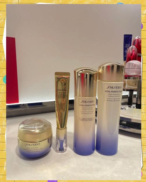 25岁护肤套装选什么？成分功效怎么搭配？-图1