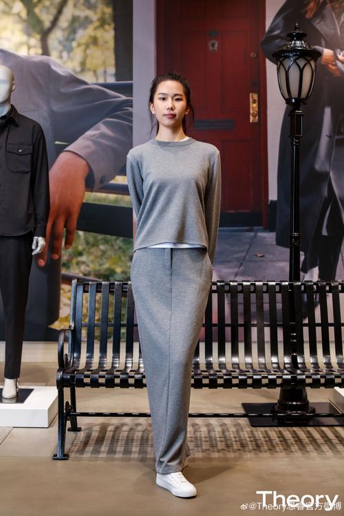 Theory为何专注女装却成职场装标杆？-图1