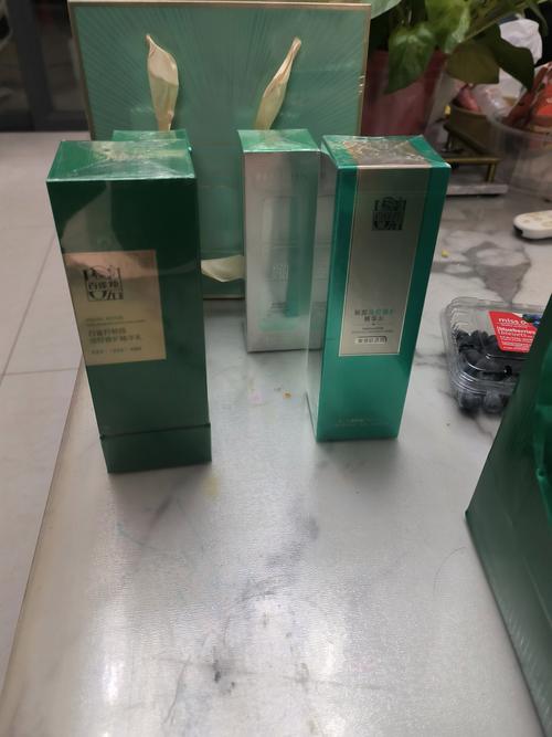 如何辨别百雀羚祛痘爽肤水真假？-图2