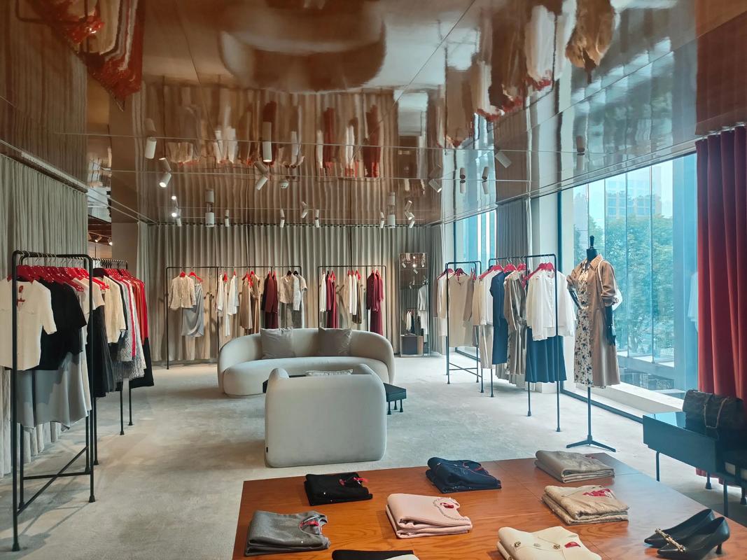 2025女装店图片有哪些流行趋势？-图1