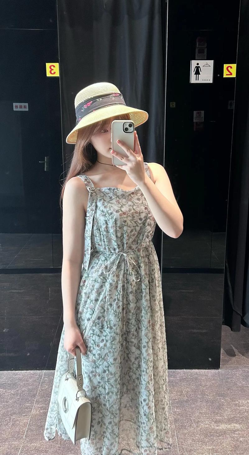 2025圣迪奥夏女装主打什么风格？-图1