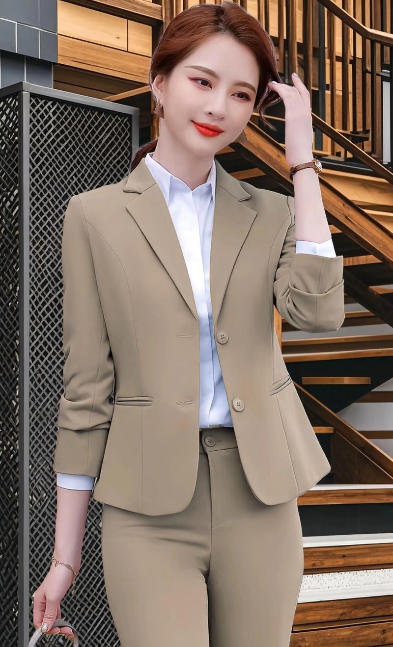 小西服女装2025新款，哪些设计最值得期待？-图1