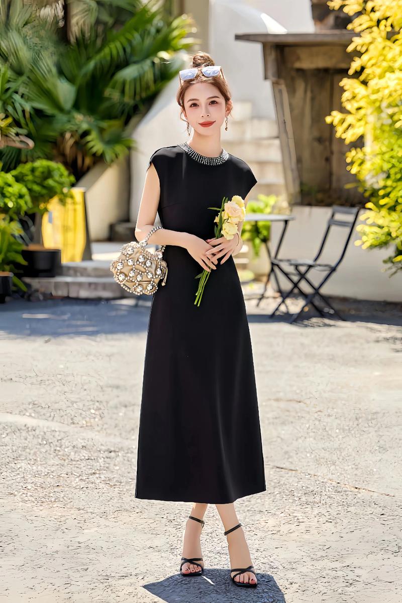 欧洲站2025新款女装，有哪些亮点值得关注？-图1