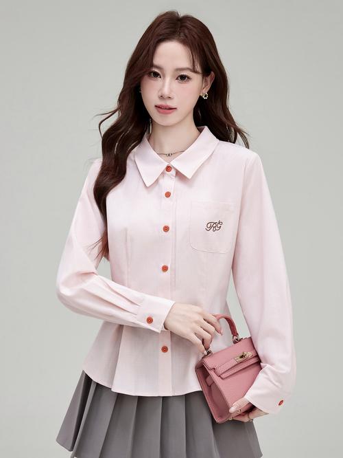 2025秋季女装流行趋势有哪些？-图2