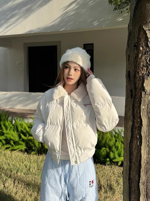 2025冬装棉袄，流行趋势与保暖如何平衡？-图1