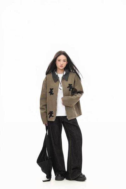 2025秋季女装趋势？新款设计有何亮点？-图2