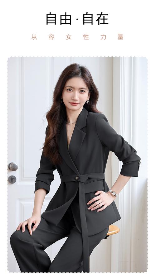 2025女装职业套装,新款有哪些亮点?-图1 2025女装职业套装,新款有哪些亮点?-图1