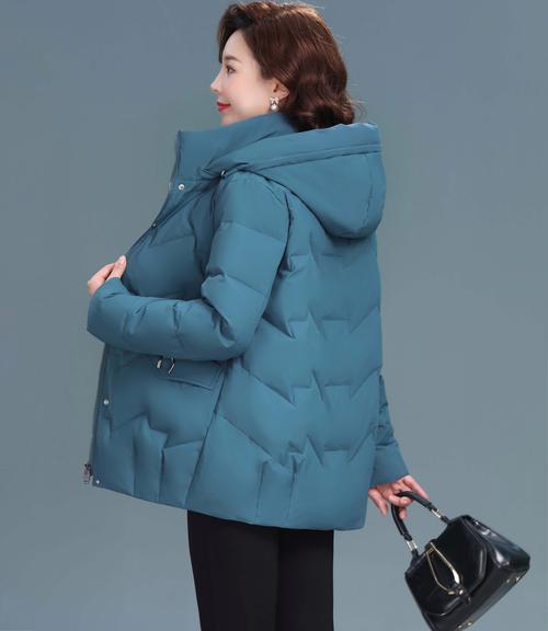 2025冬装中长款女装，主打什么风格？-图2