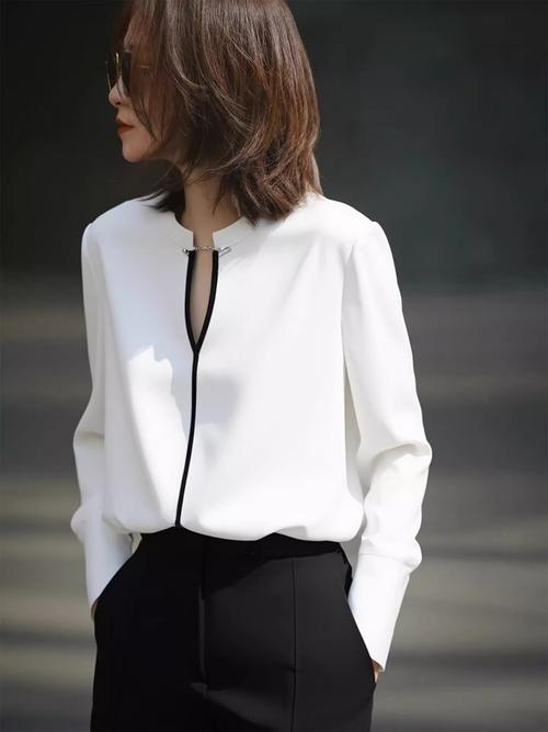 2025流行女装白衬衫，今年流行什么款？-图1