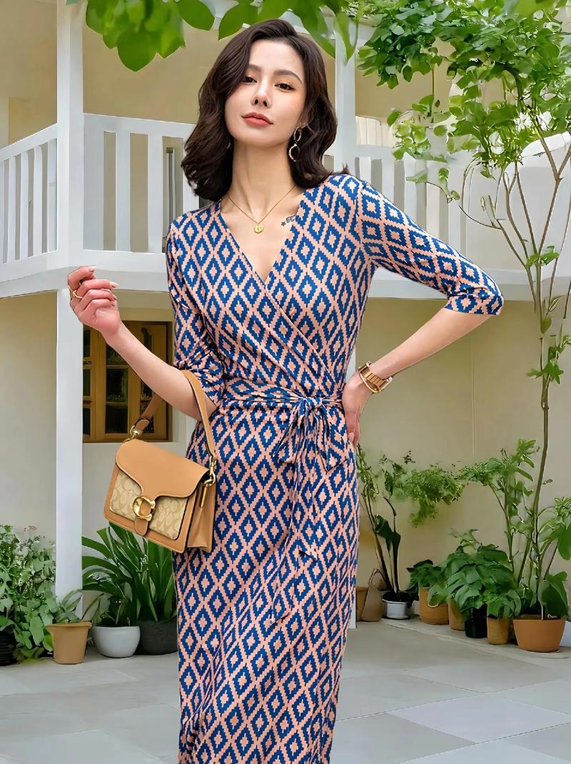 品牌夏装新款女装,今年流行什么风格?-图3 品牌夏装新款女装,今年流行什么风格?-图3