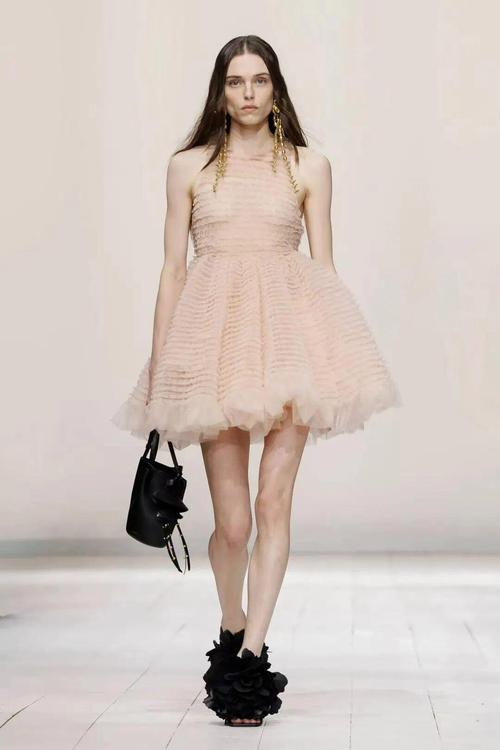 纪梵希2025春夏女装-图1